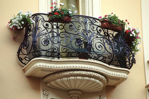 Кованые балконы: фото готовых вариантов с фото