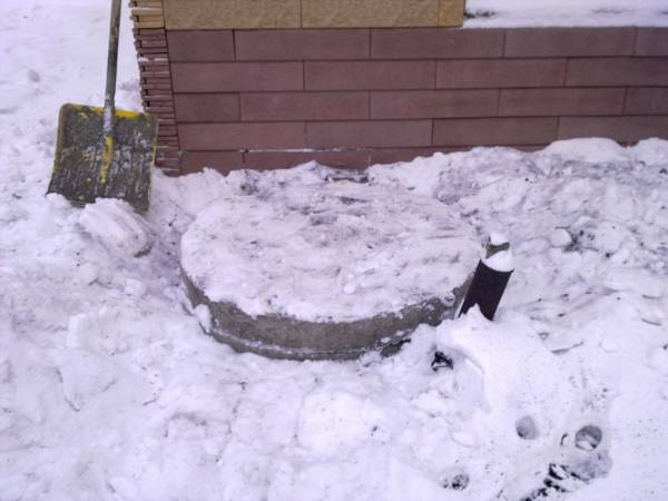 Как правильно подготовить автономную канализацию к зиме с фото