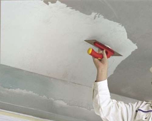 Как шпаклевать потолок под покраску правильно - фото