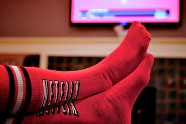 «Умные» носки Netflix поставят на паузу ваше любимое шоу с фото